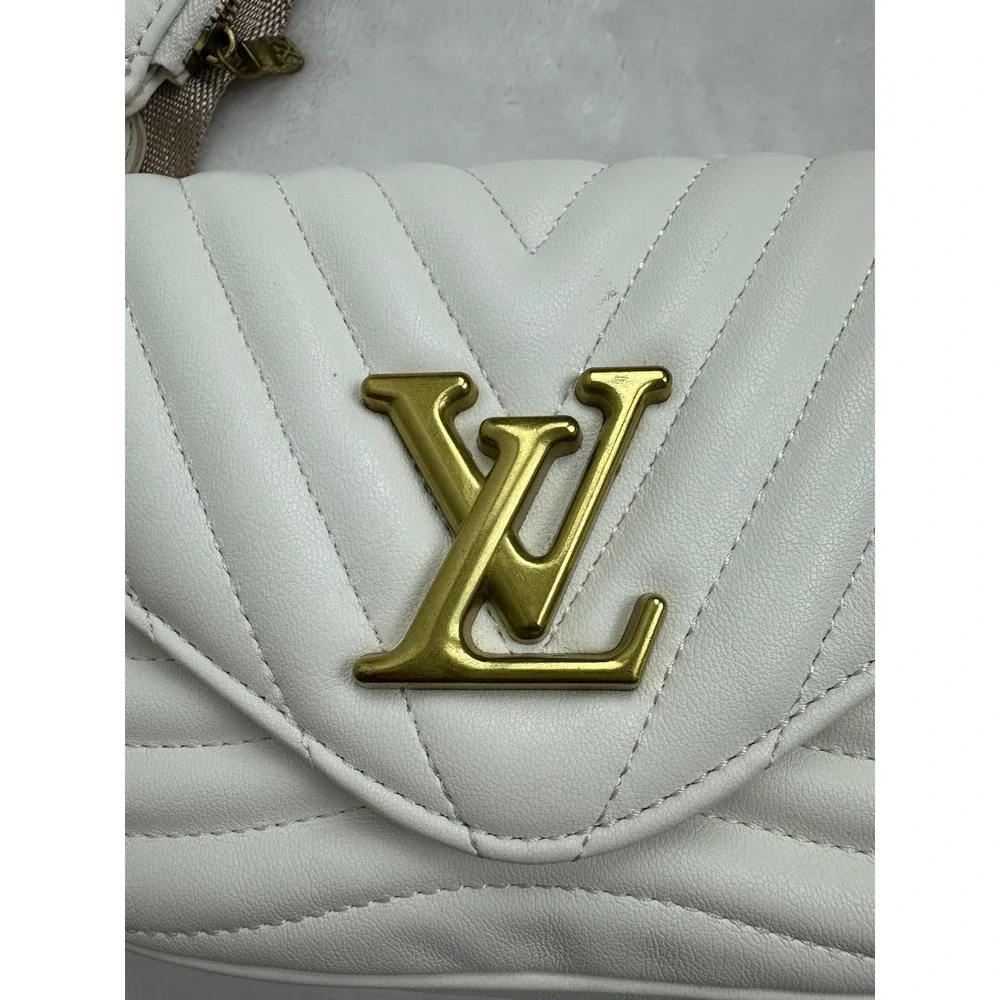 Louis Vuitton New Wave Multi-Pochette Women Small White Quilted Leather Bag